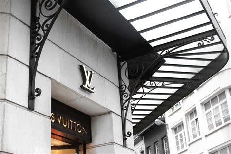 versace frankfurt goethestraße store frankfurt am main|Luxus Shopping Frankfurt (16 Stores): Valentino, Dior, Gucci und .